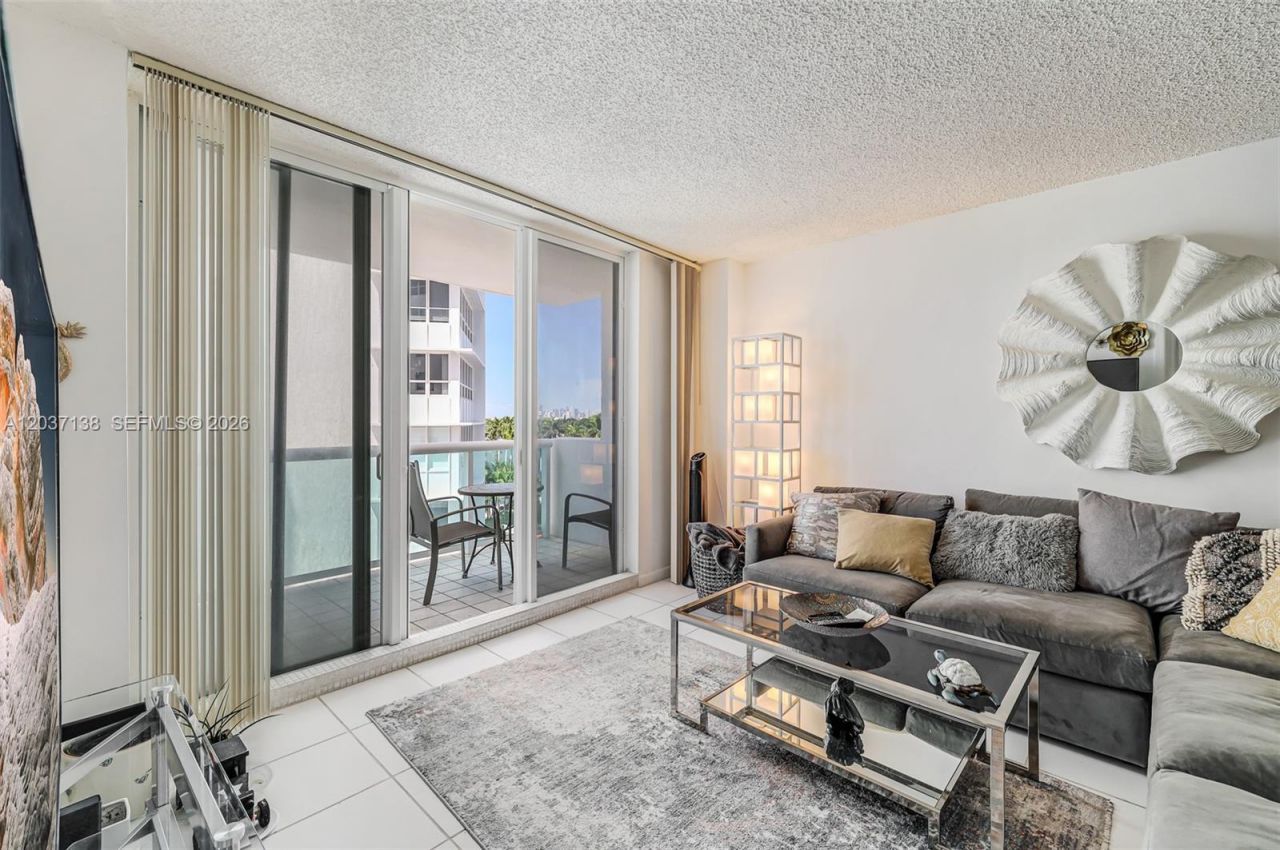 5001 Collins Ave, Unit 6E, Miami Beach, FL 33140 Photo