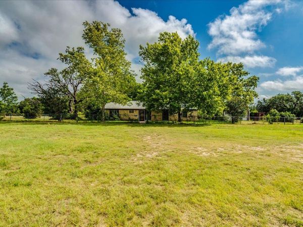 106 Tl Wilson LN , Bertram, TX 78605