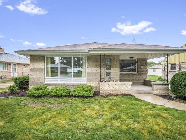 1838 W Plainfield AVENUE, Milwaukee, WI 53221