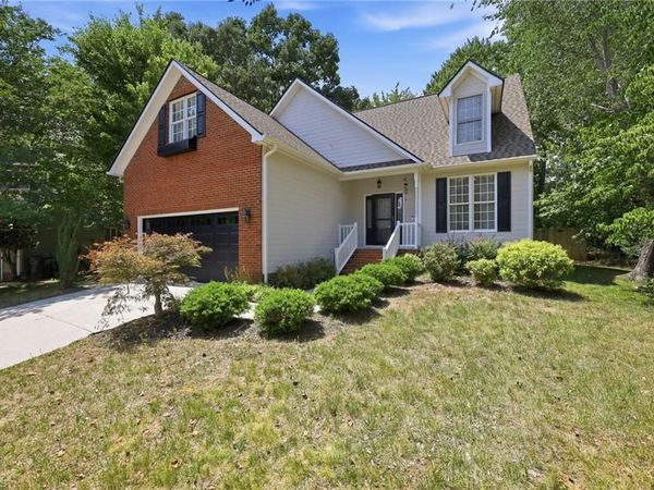 425 Turnberry Drive, Mebane, NC 27302