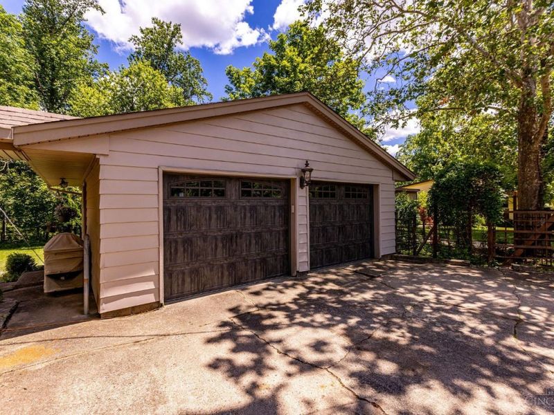 1001 Cedar Drive, Oxford, OH 45056 Photo 24