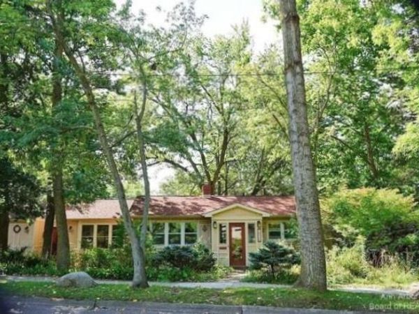 611 Robin Road, Ann Arbor, MI 48103
