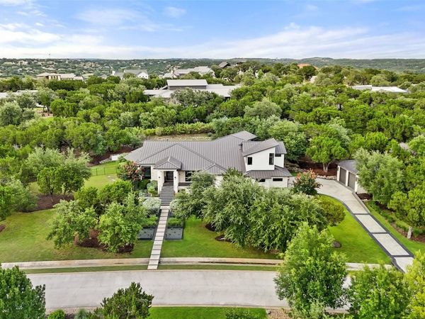 1817 Knights Chance LN, Spicewood, TX 78669