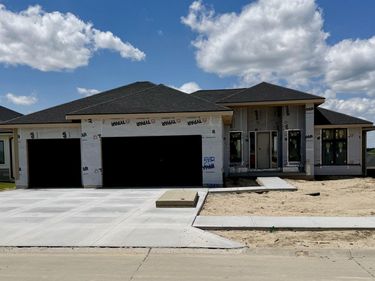 5432 N 213th Street, Elkhorn, NE 68022