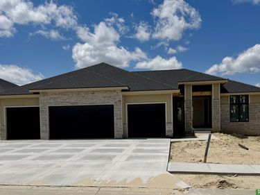 5532 N 213th Street, Elkhorn, NE 68022