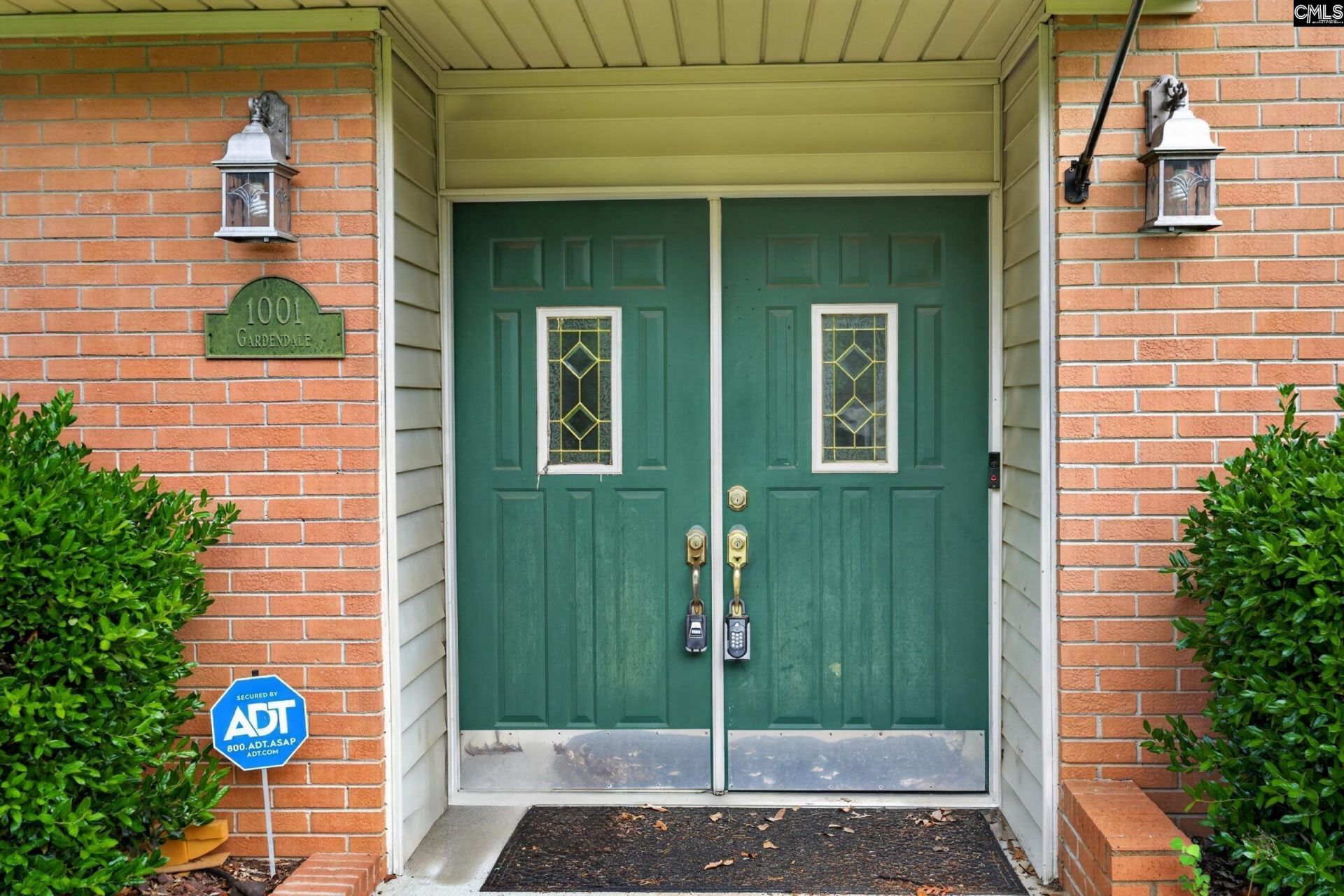 1001 Gardendale Drive  Photo 11