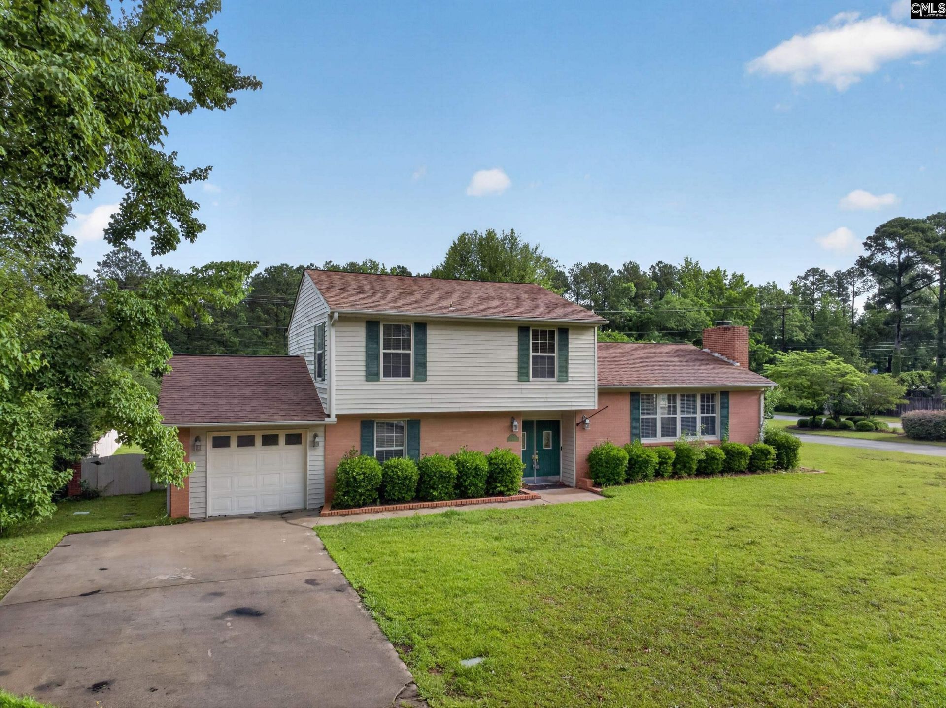 1001 Gardendale Drive  Photo 4