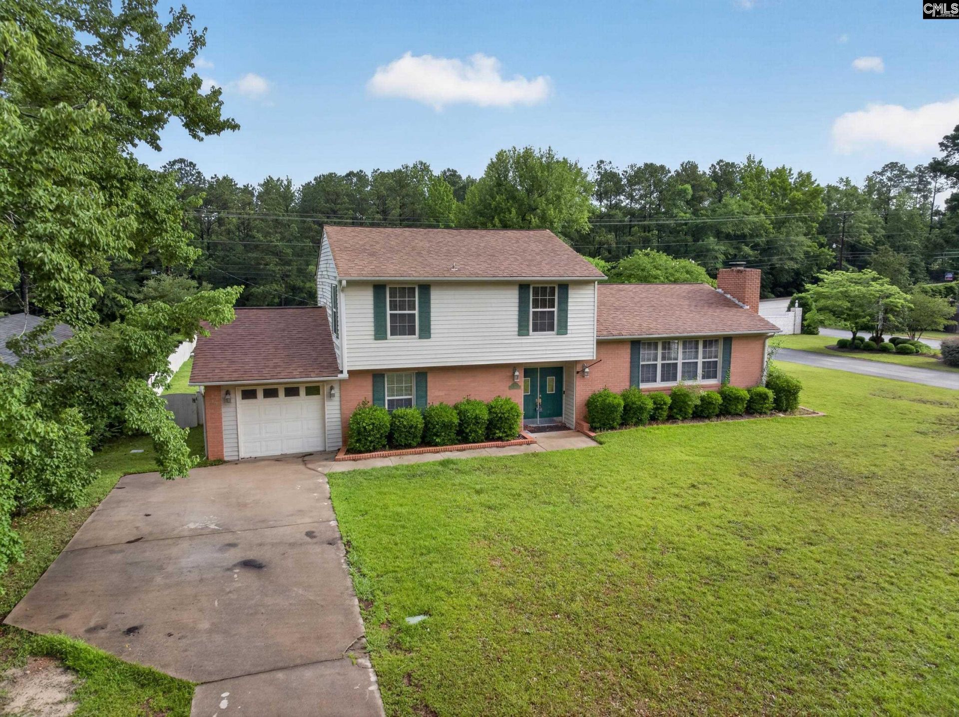 1001 Gardendale Drive  Photo 5