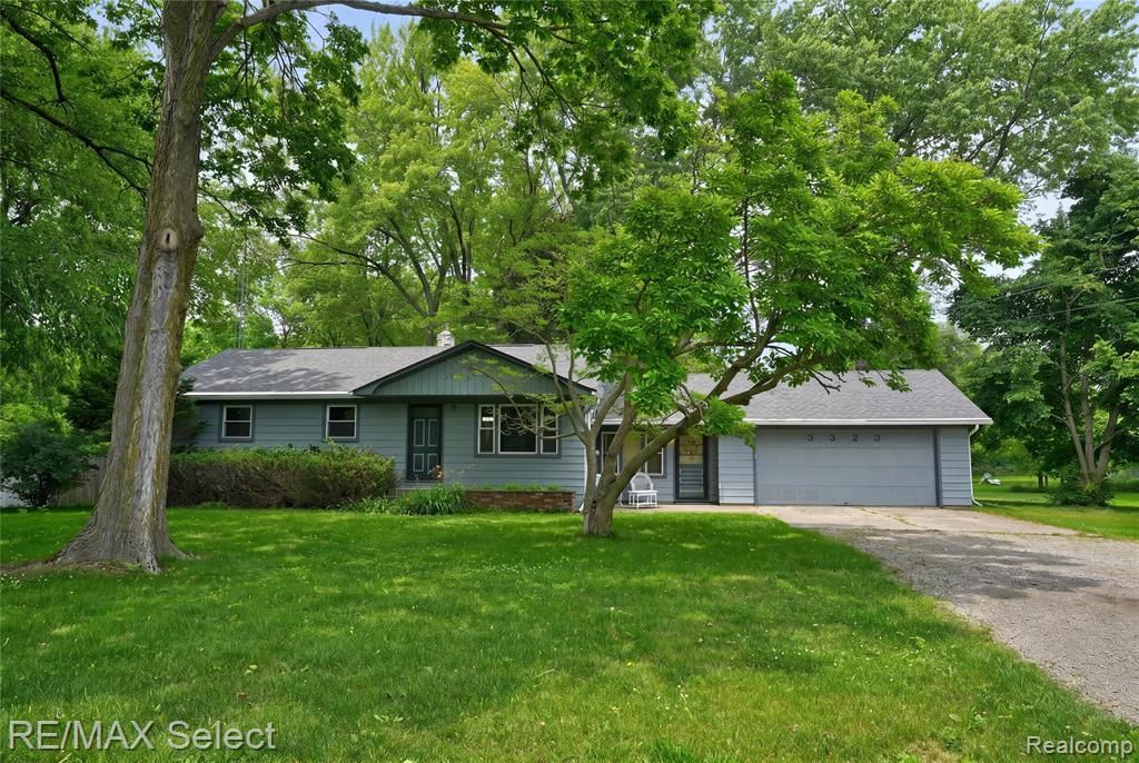 3323 E Carpenter Road, Genesee Township, MI 48506 Main Photo