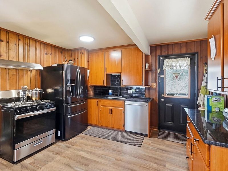 372 E Lincoln Avenue, Columbus, OH 43214 Photo 9