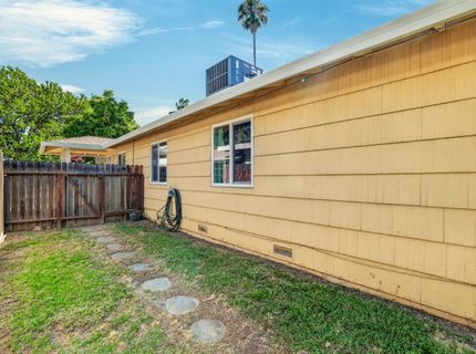 7021 21st Ave., Sacramento, CA 95820 Photo
