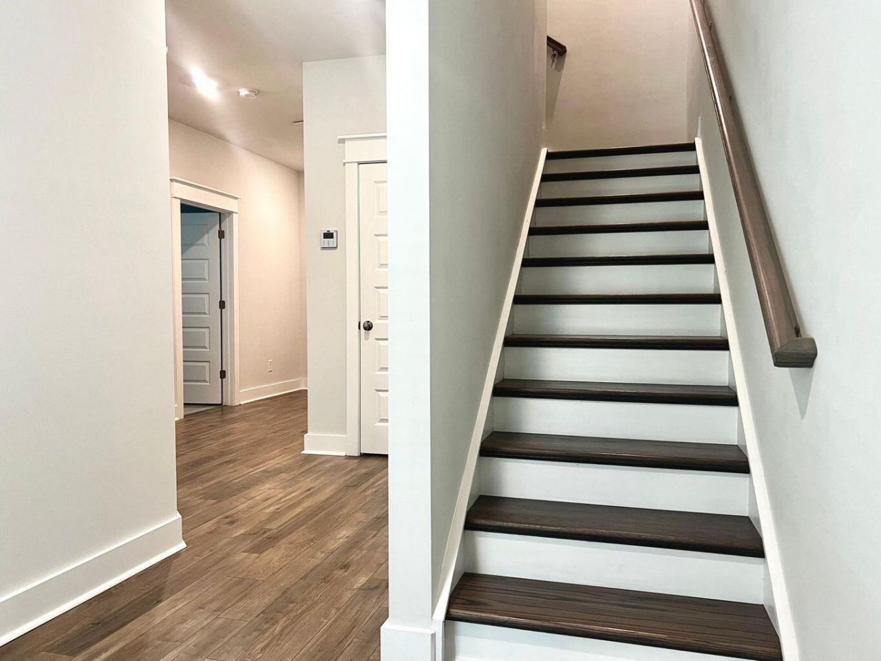 1510 Martel Street Photo 4