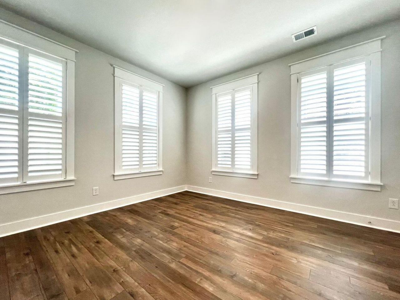 1510 Martel Street Photo 5