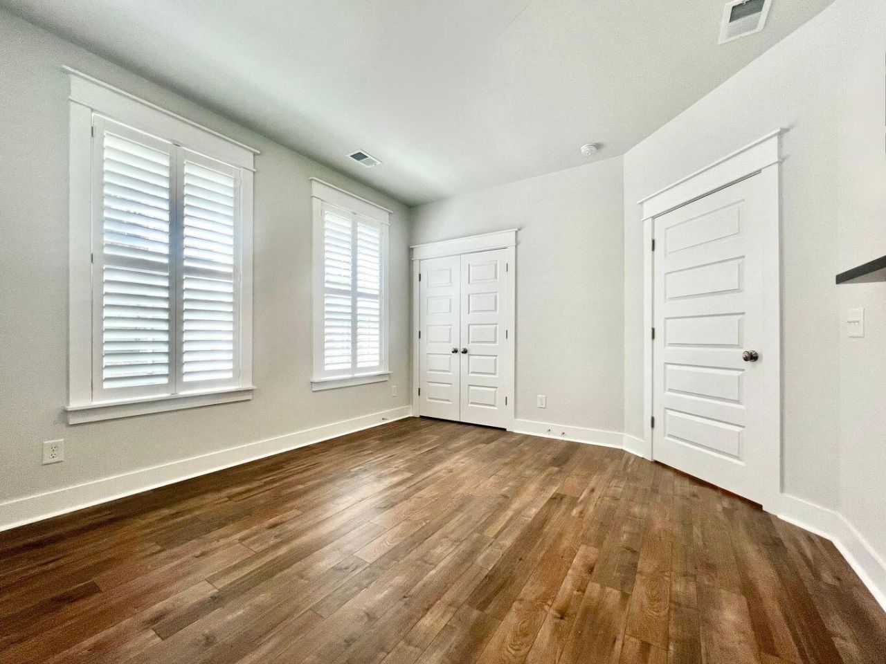 1510 Martel Street Photo 6
