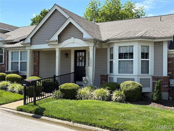 15803 Harris Ridge Court , Chesterfield, MO 63017