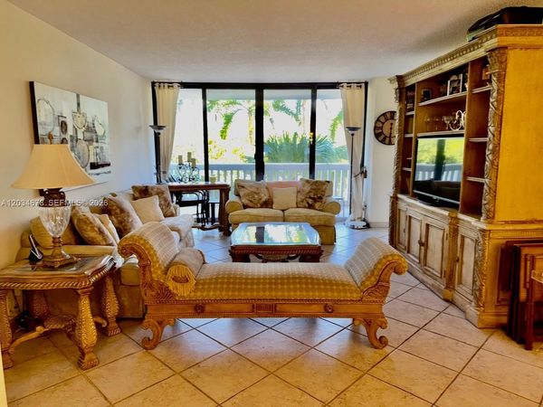 2000 Island Blvd , Unit 308, Aventura, FL 33160