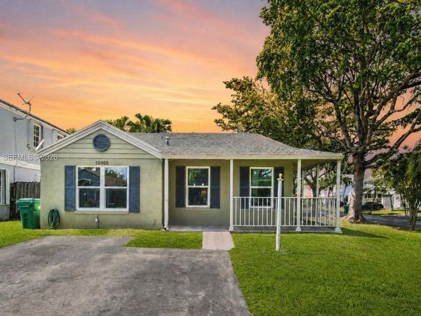 10003 SW 223rd Ter , Cutler Bay, FL 33190