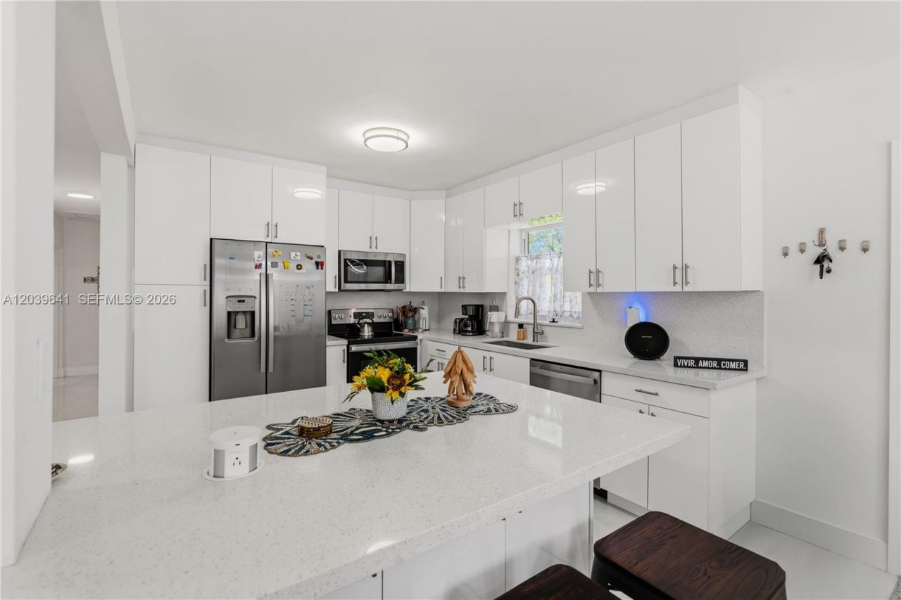 5790 SW 3rd St , Miami, FL 33144 Photo