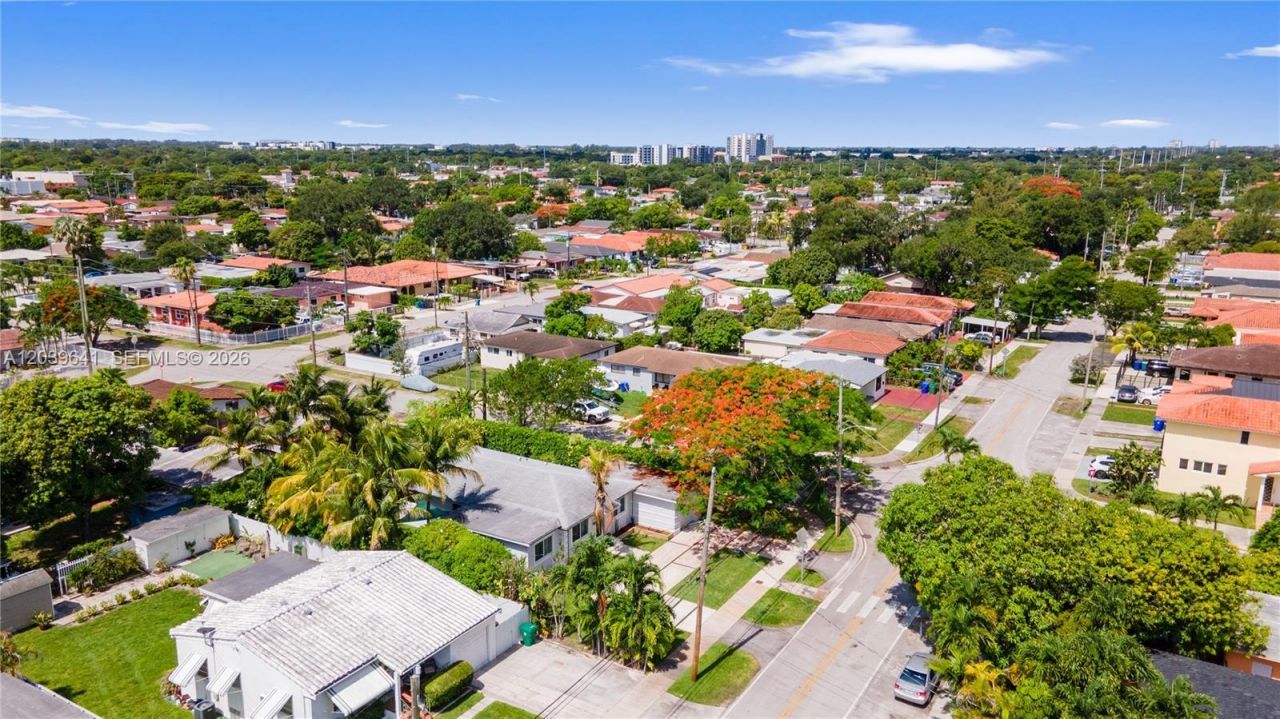 5790 SW 3rd St , Miami, FL 33144 Photo