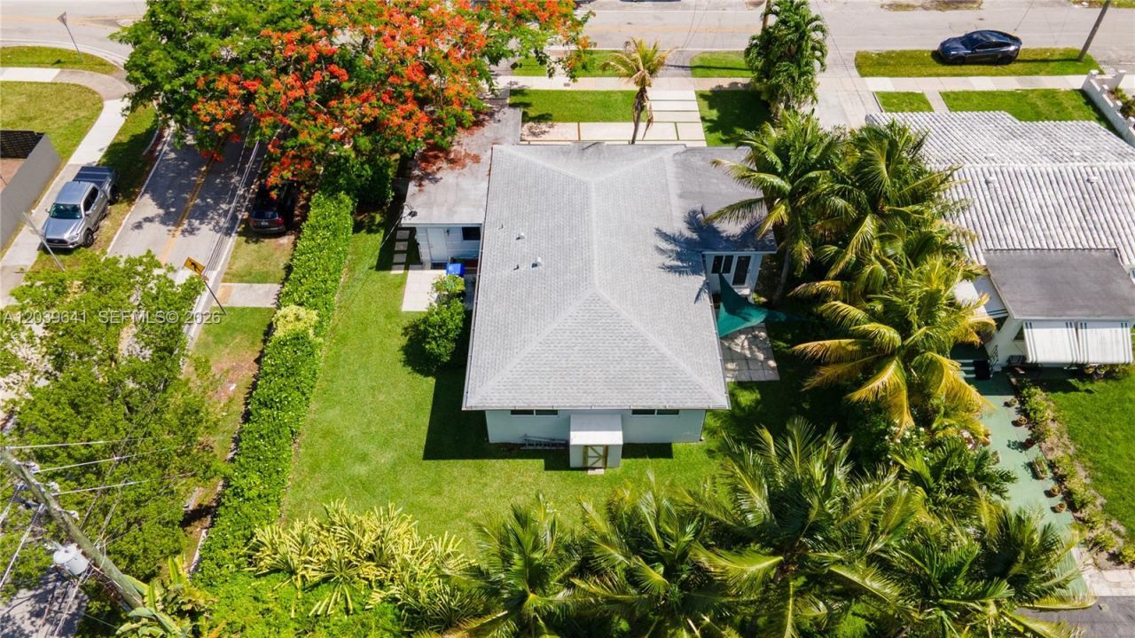 5790 SW 3rd St , Miami, FL 33144 Photo