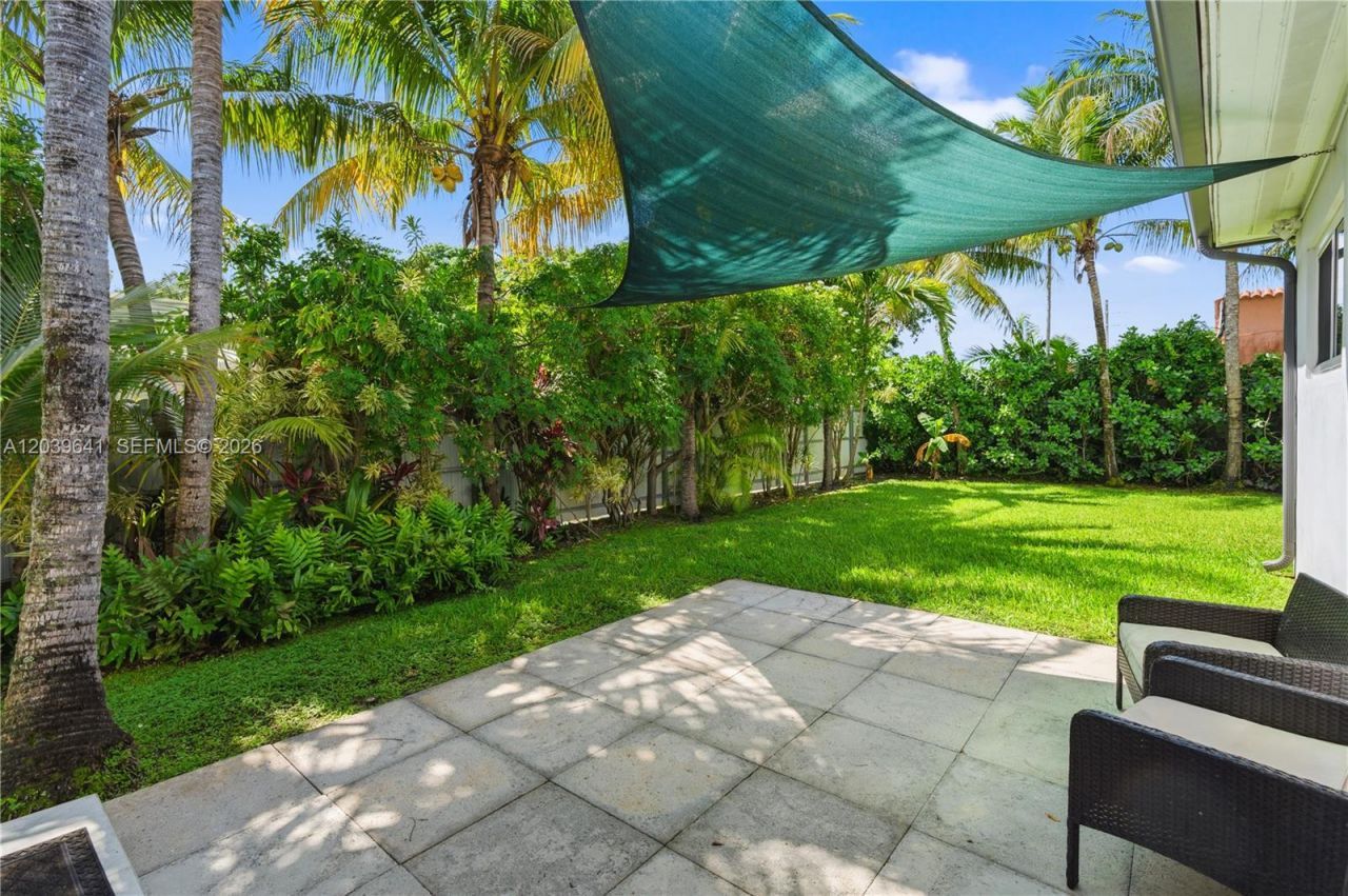 5790 SW 3rd St , Miami, FL 33144 Photo
