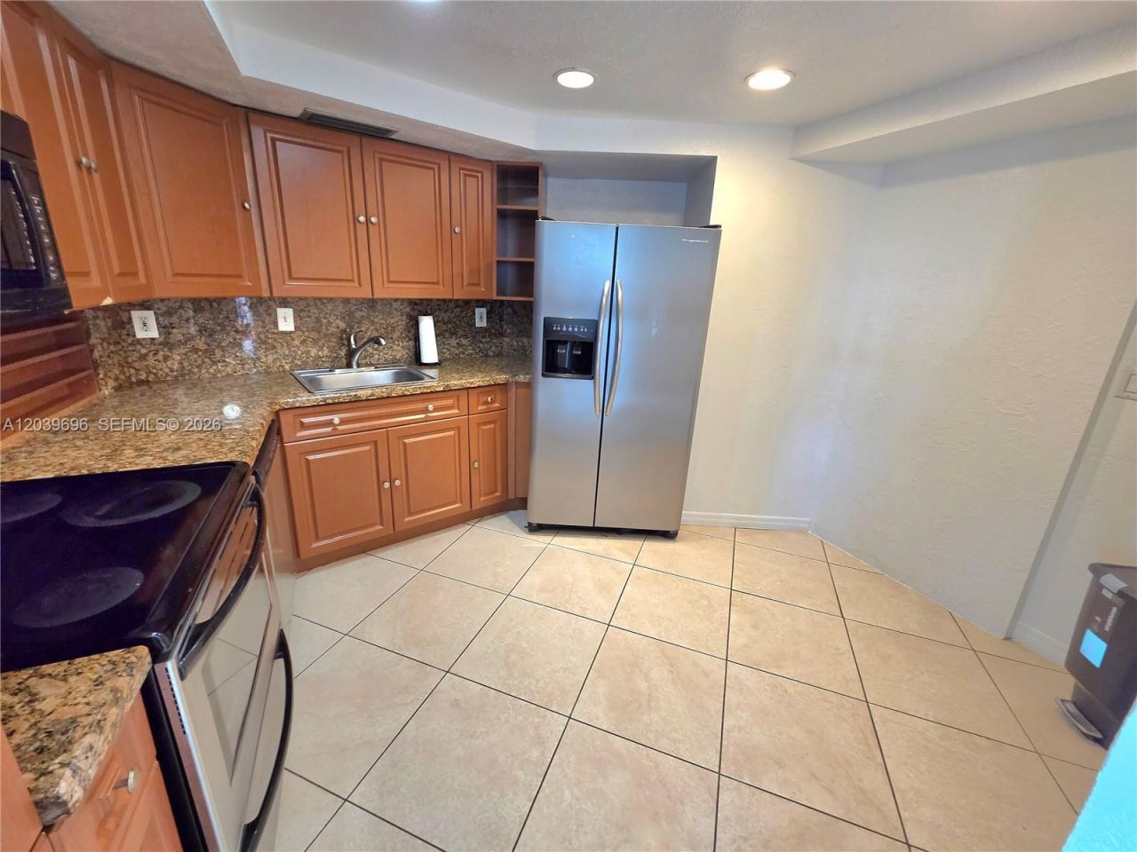 11930 N Bayshore Dr , Unit 910, North Miami, FL 33181 Photo