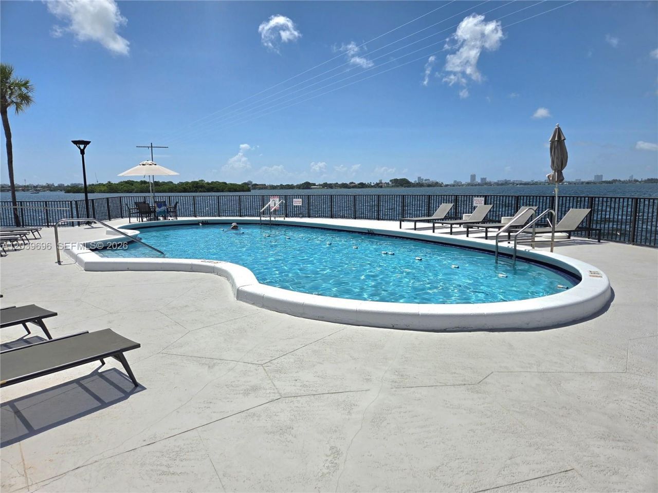 11930 N Bayshore Dr , Unit 910, North Miami, FL 33181 Photo