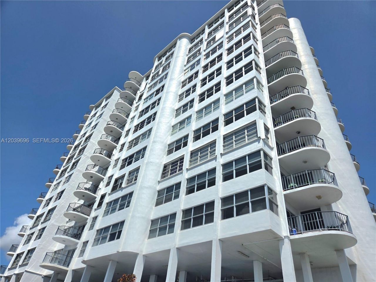 11930 N Bayshore Dr , Unit 910, North Miami, FL 33181 Photo
