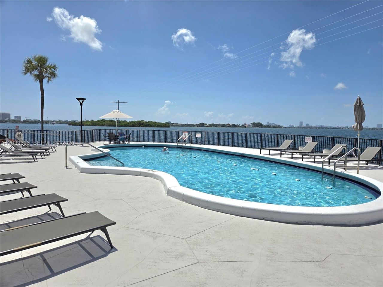 11930 N Bayshore Dr , Unit 910, North Miami, FL 33181 Photo