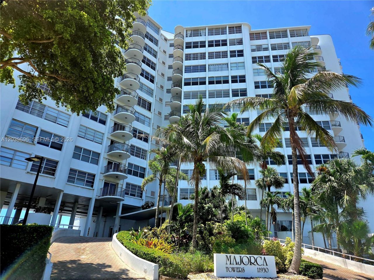 11930 N Bayshore Dr , Unit 910, North Miami, FL 33181 Photo