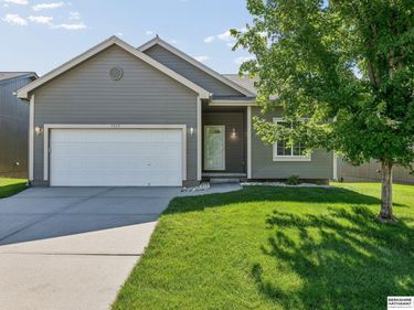 7515 N 77th Terrace, Omaha, NE 68122