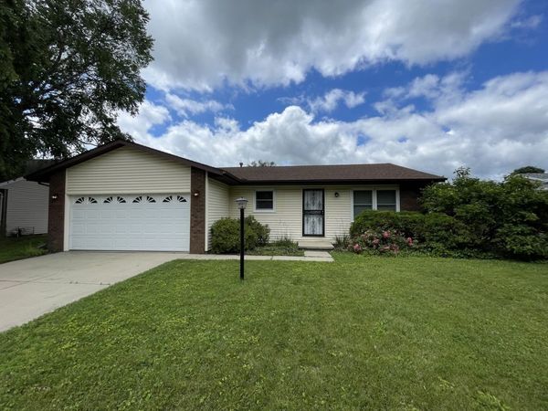 607 DELMAR Drive , Champaign, IL 61822