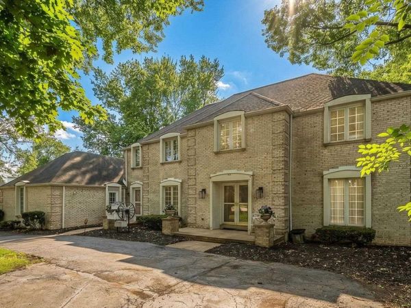 1065 Hollywood Drive, Monroe, MI 48162