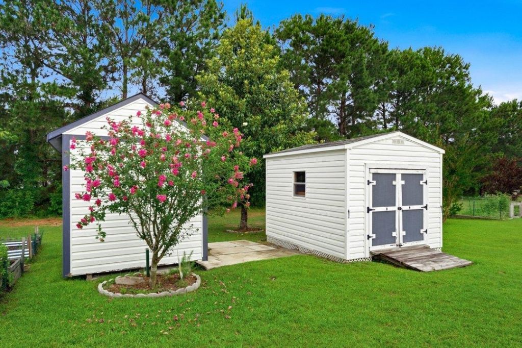 1121 Augustus Dr. Photo 31