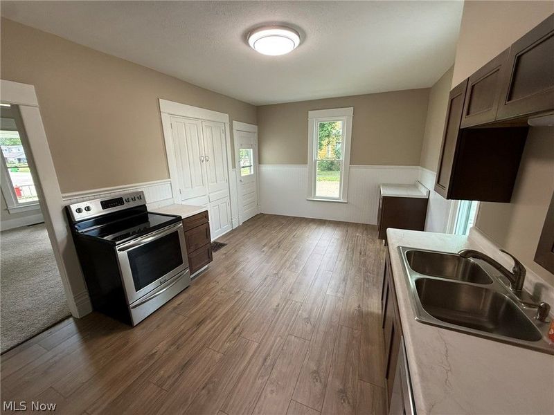 520 E 4th Street, Dover, OH 44622 Photo 3