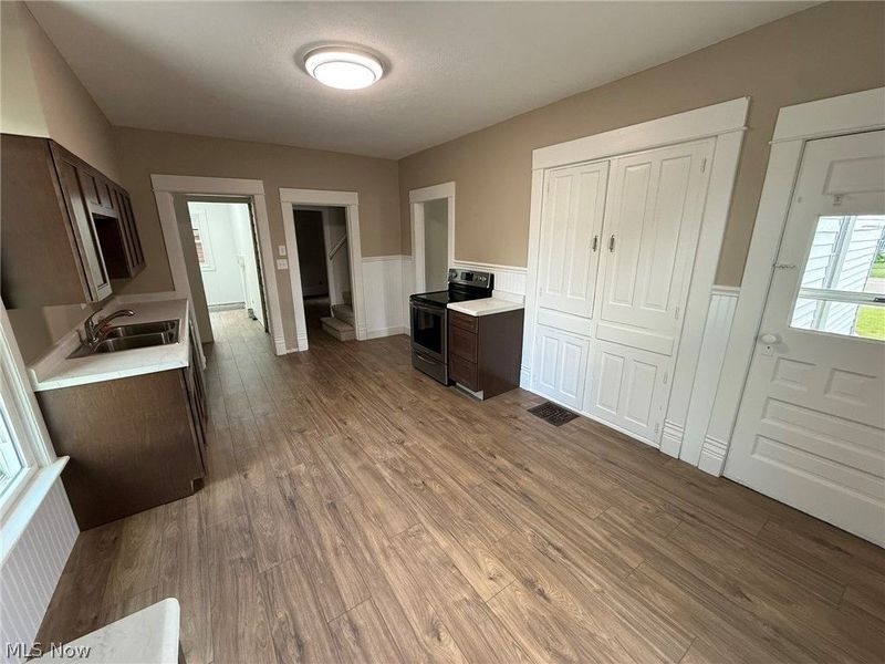 520 E 4th Street, Dover, OH 44622 Photo 5