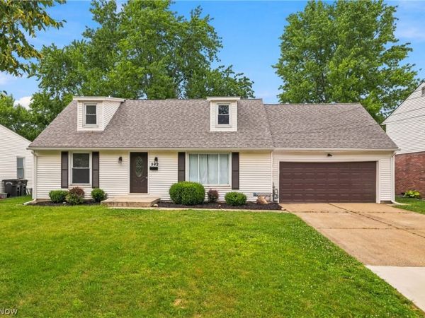942 Hartford Drive, Elyria, OH 44035