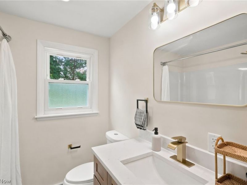 942 Hartford Drive , Elyria, OH 44035 Photo 20