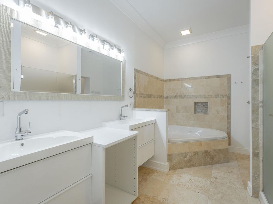 Property Image 137
