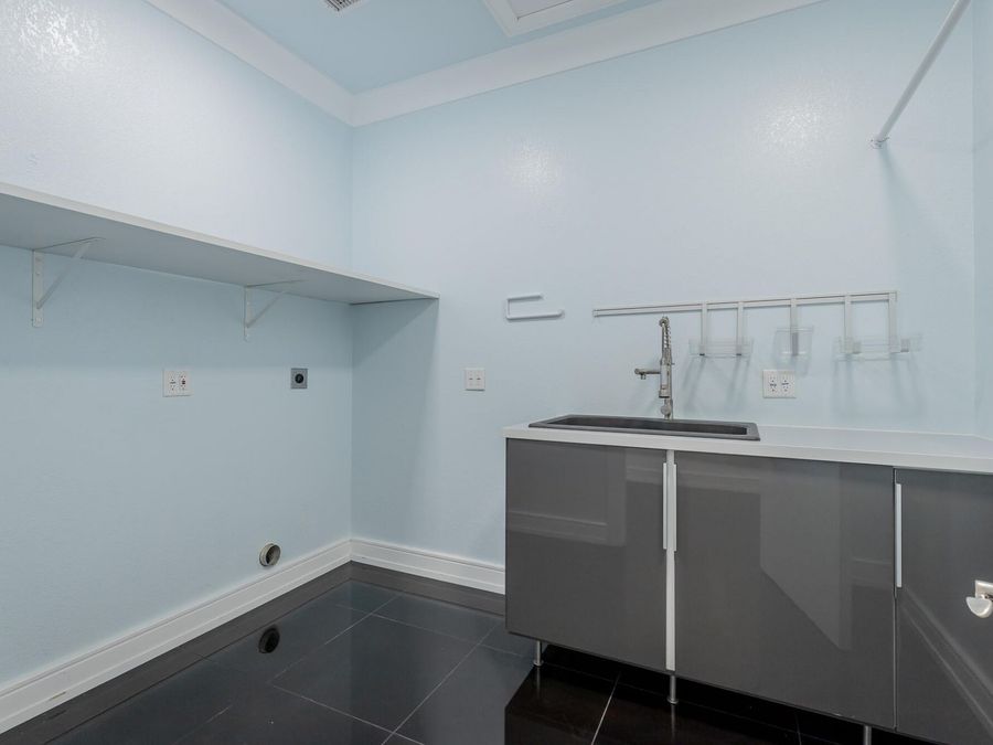 Property Image 142