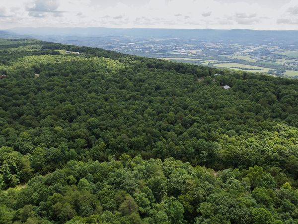 1 Maple Drive , Pikeville, TN 37367