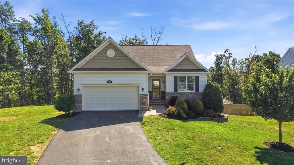 127 Auburn Hill Ct, Stephens City, VA 22655 Main Photo
