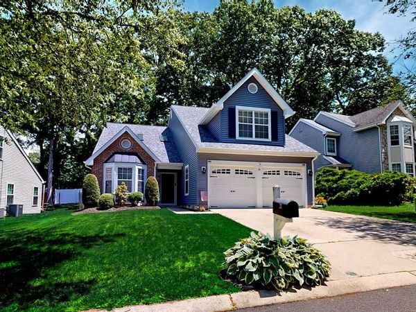 36 CHRISTOPHER MILLS DRIVE, MOUNT LAUREL, NJ 08054