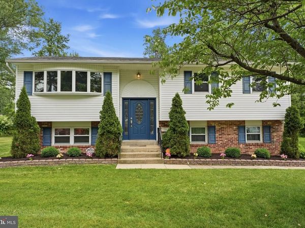 688 FAIRFIELD DRIVE, WARMINSTER, PA 18974