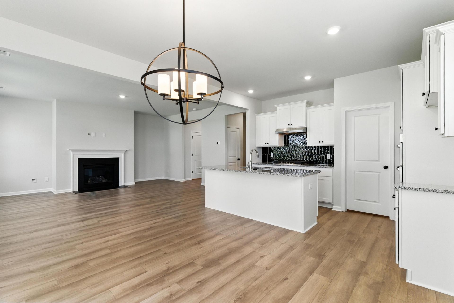 605 Crosswick Street Photo 11