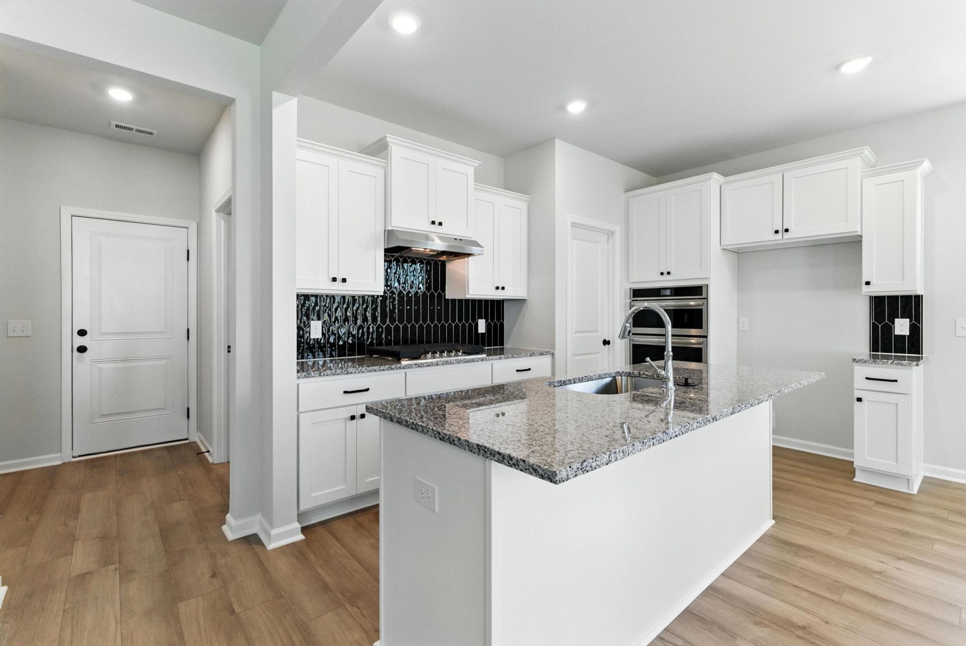 605 Crosswick Street Photo 13