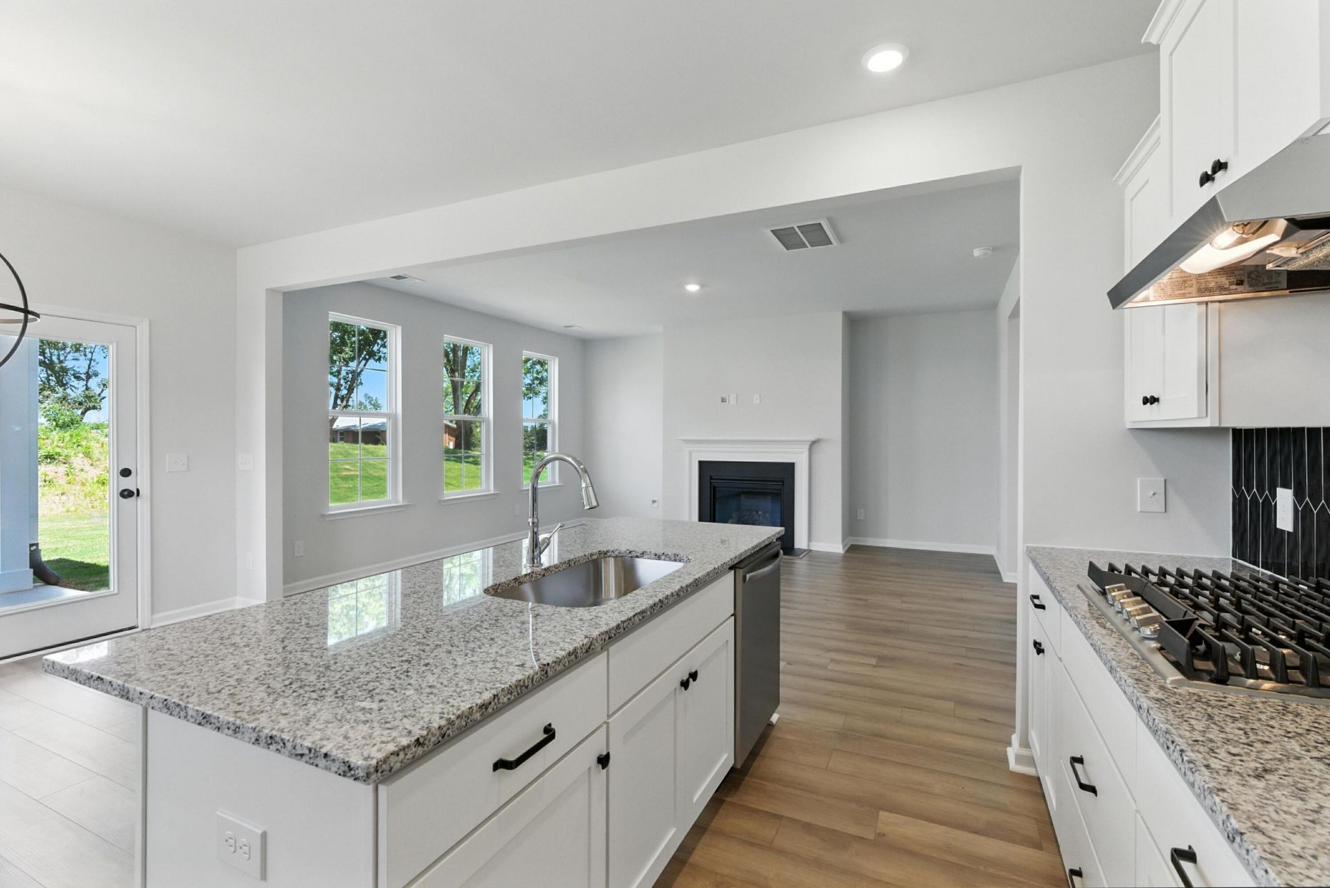 605 Crosswick Street Photo 15