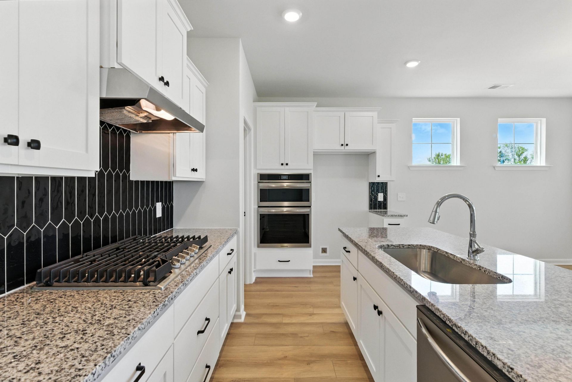 605 Crosswick Street Photo 17