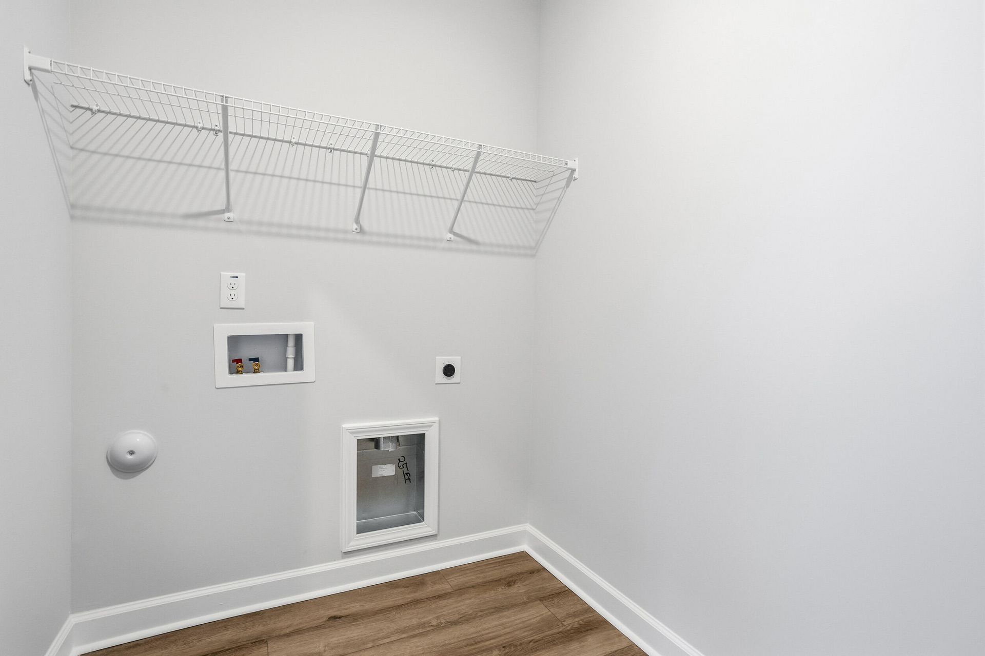 605 Crosswick Street Photo 21