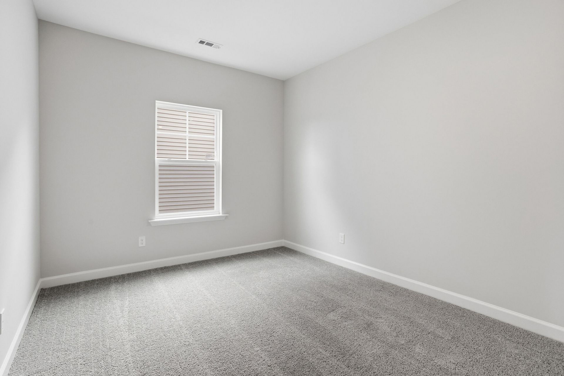 605 Crosswick Street Photo 22